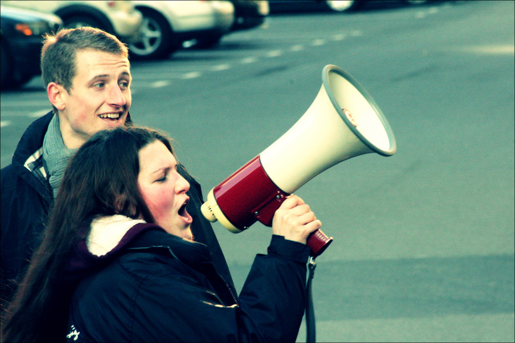 Demonstrantin bei der "Wir haben es satt!" Demo 2014 in Berlin (Foto Sozialfotografie/ Flickr)